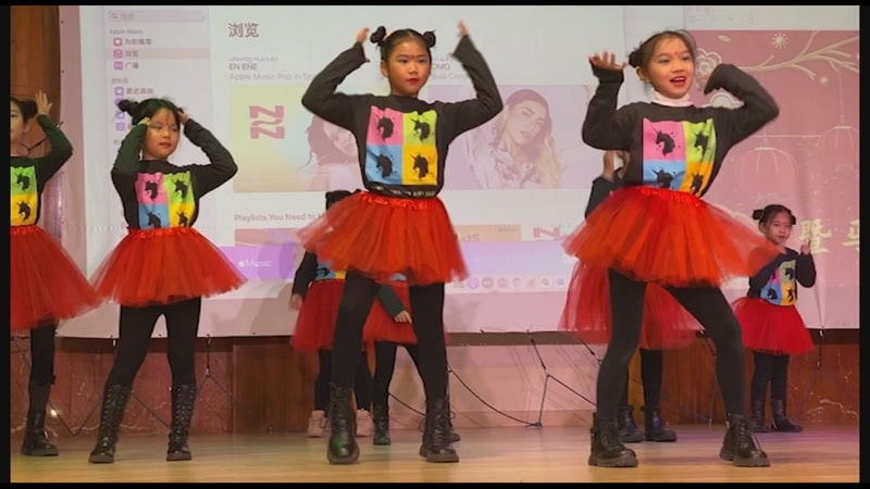 La comunitat xinesa de Matar&oacute; celebra 10 anys de la seva escola per als m&eacute;s joves