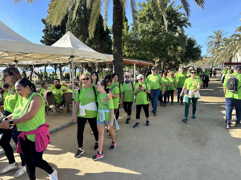 La Caminada Contra el C&agrave;ncer inunda Matar&oacute; amb m&eacute;s de 4.000 participants